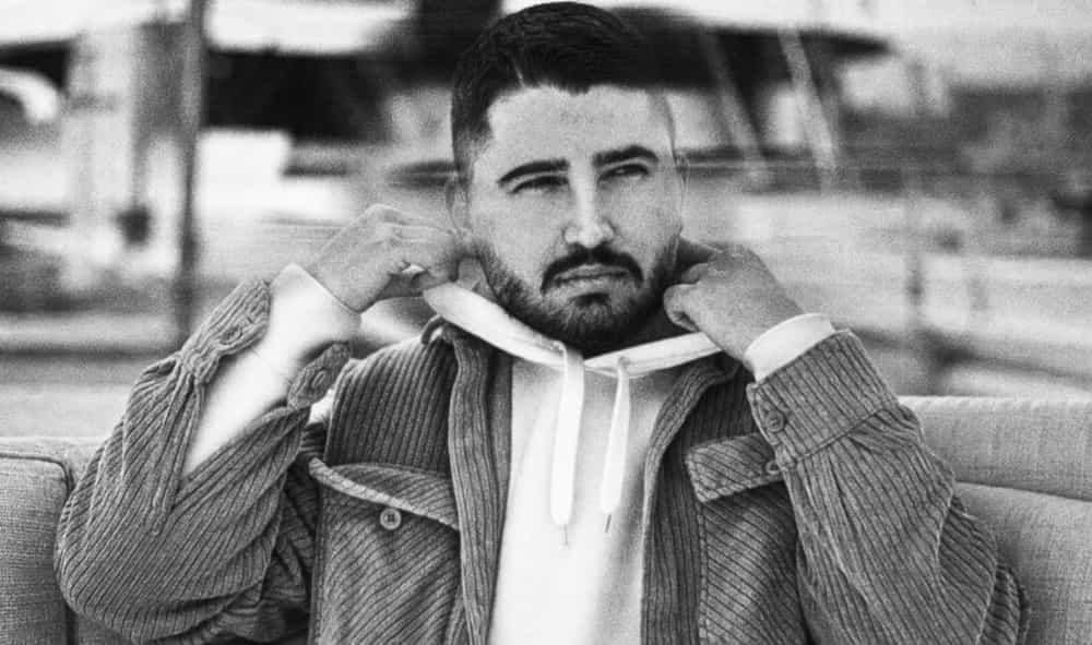 تصویری سیاه سفید از جواد صفائی